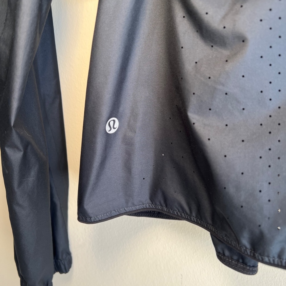 *NOT AVAILABLE* Lululemon Deep Inhale Jacket - Picture 4 of 5